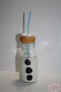 Snowman bottles with doughnuts